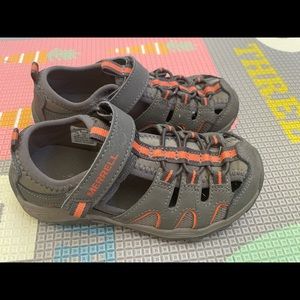 Pre-owned Merrrell toddler size 11 sandals
